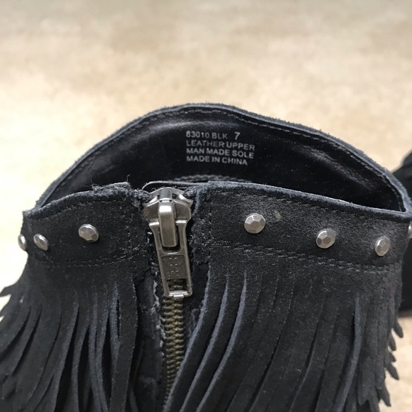 Minnetonka Bandera Studded Booties with Fringe - Picture 5 of 9